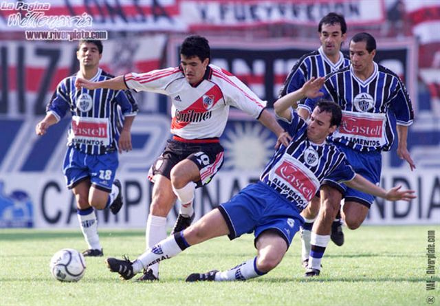 Almagro vs. River Plate (CL 2001) 8