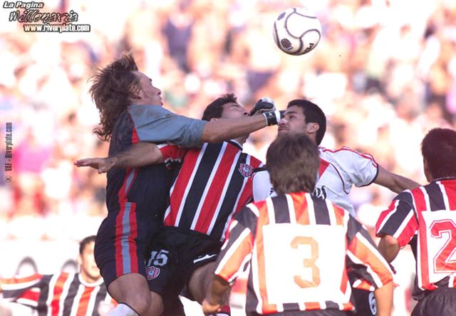River Plate vs. Chacarita (CL 2001) 8