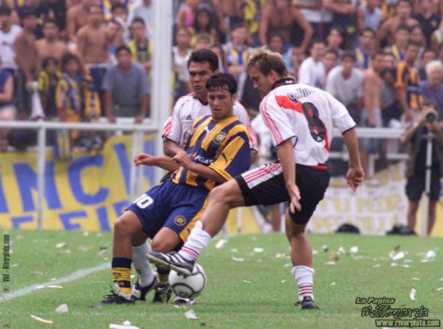Rosario Central vs. River Plate (CL 2001) 12