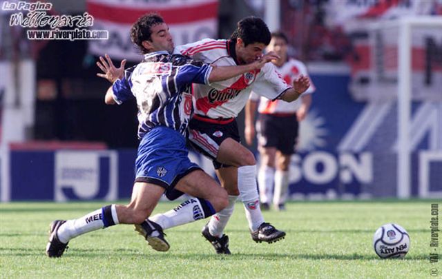 Almagro vs. River Plate (CL 2001) 10