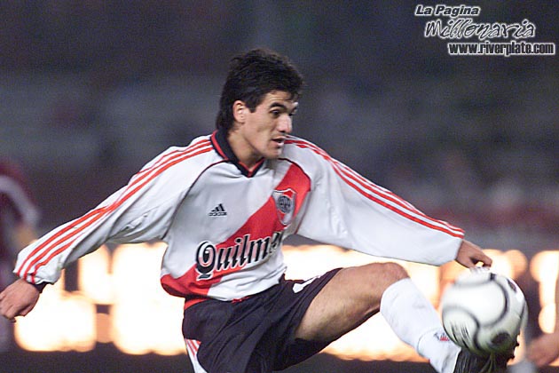 River Plate vs. Lanús (CL 2001) 8