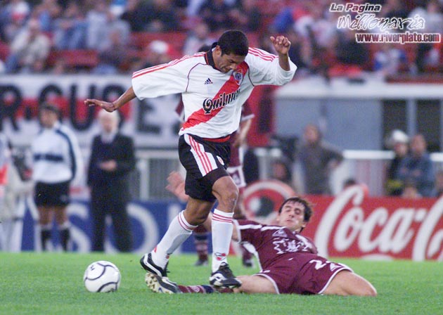 River Plate vs. Lanús (CL 2001) 10