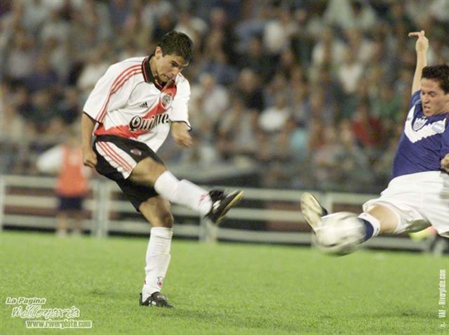 Velez Sarsfield vs. River Plate (CL 2001) 7