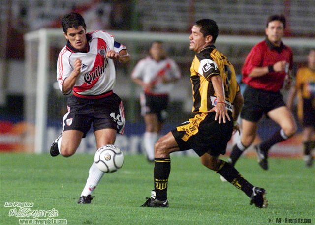 River Plate vs. The Strongest (LIB 2001) 7