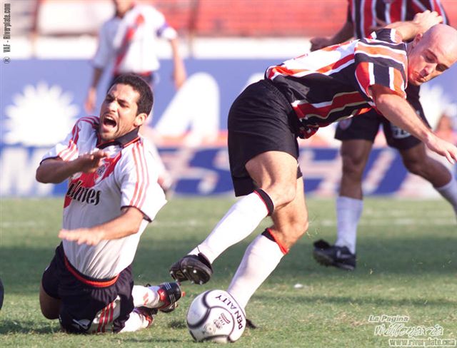 River Plate vs. Chacarita (CL 2001) 14