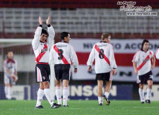 River Plate vs. Lanús (CL 2001) 12