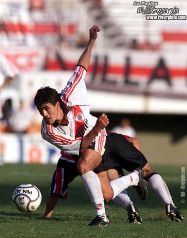 River Plate vs. Chacarita (CL 2001) 15