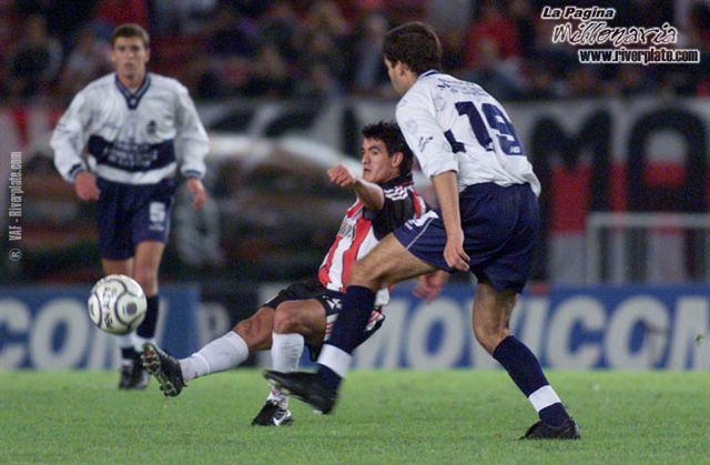 River Plate vs. Gimnasia LP (2001) 11