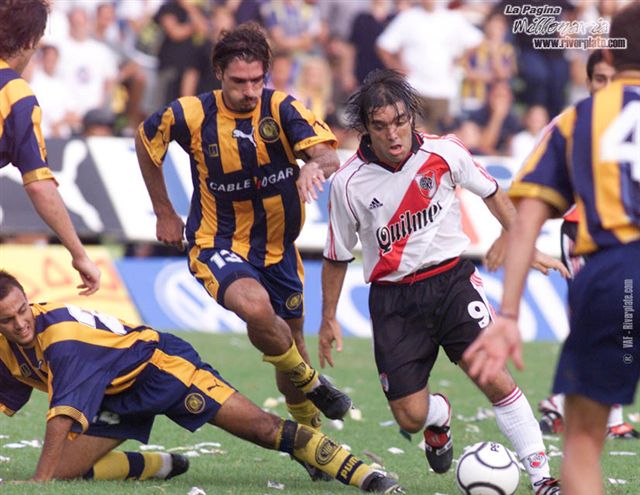 Rosario Central vs. River Plate (CL 2001) 17