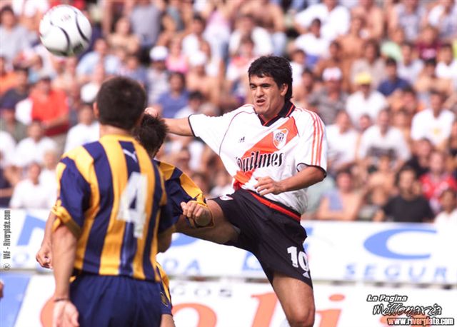 Rosario Central vs. River Plate (CL 2001) 18