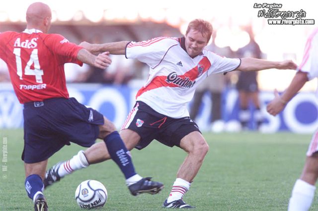 River Plate vs. Independiente (CL 2001) 19