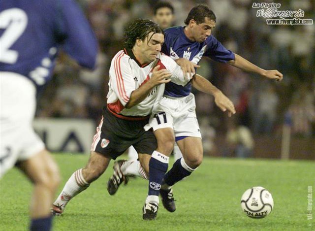 Velez Sarsfield vs. River Plate (CL 2001) 12