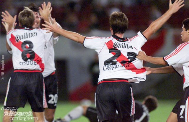River Plate vs. Guarani (LIB 2001) 13