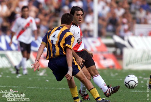Rosario Central vs. River Plate (CL 2001) 19