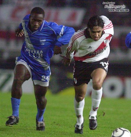River Plate vs. Emelec (LIB 2001) 5