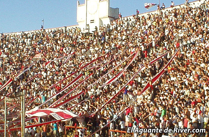 Huracan vs River Plate (CL 2003) 4