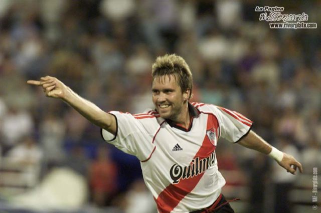 Velez Sarsfield vs. River Plate (CL 2001) 15