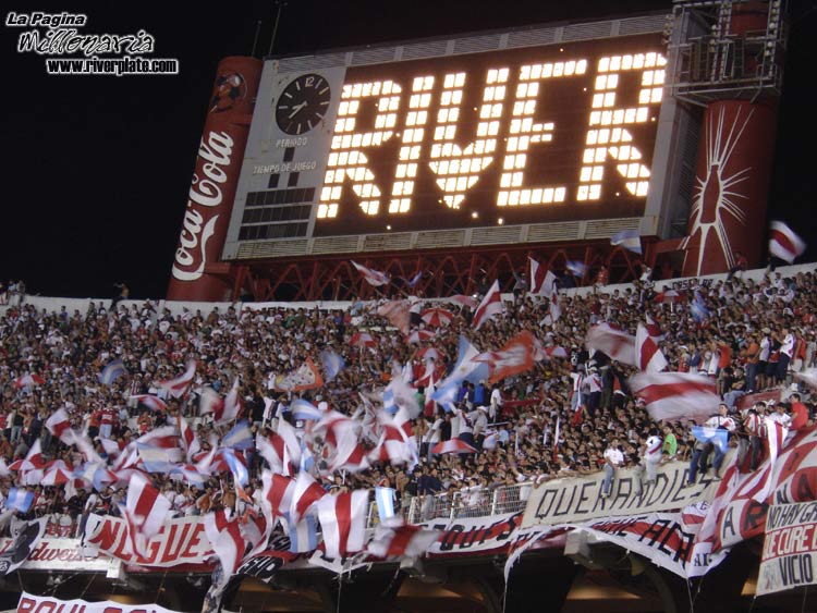 River Plate vs Nacional (LIB 2005) 7