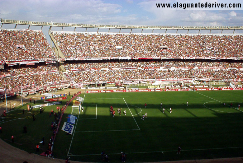 River Plate vs Independiente (CL 2004) 4