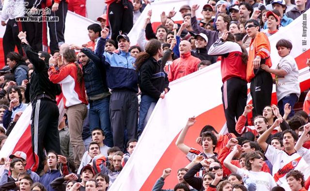 River Plate vs. Newells (AP 2001) 2