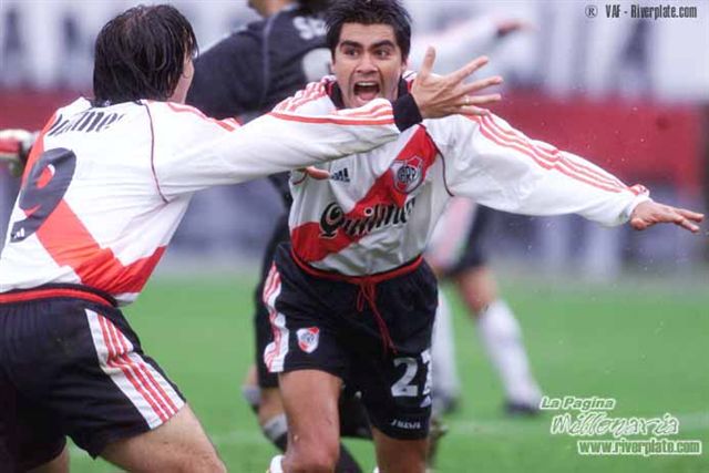 River Plate vs. Velez Sarlfied (AP 2001)