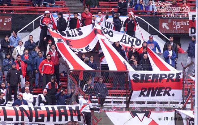 River Plate vs. Velez Sarlfied (AP 2001) 4