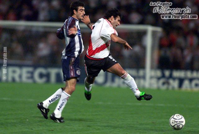 Talleres (Cba.) vs. River Plate (AP 2001) 3