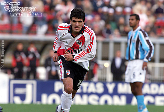 River Plate vs. Gremio (BRA) (MER 2001) 4