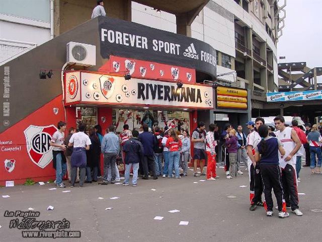 River Plate vs Huracán (AP 2001) 9