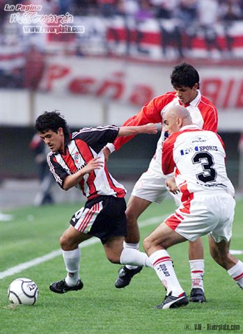River Plate vs Huracán (AP 2001) 7