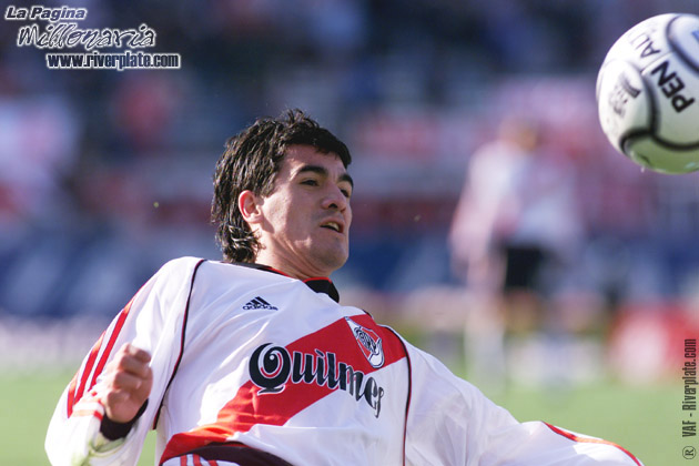 River Plate vs. Gremio (BRA) (MER 2001) 7