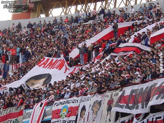 River Plate vs. Gremio (BRA) (MER 2001) 12
