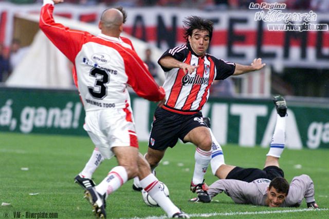 River Plate vs Huracán (AP 2001) 10