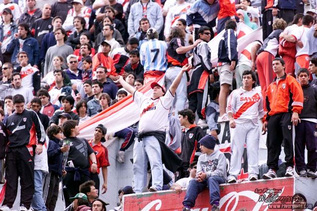 River Plate vs. Newells (AP 2001) 12