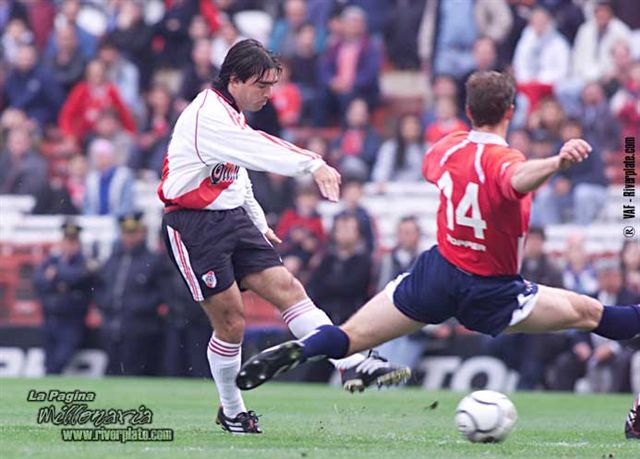 Independiente vs. River Plate (AP 2001) 4
