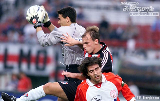 River Plate vs Huracán (AP 2001) 13