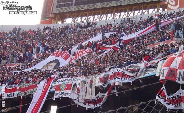 River Plate vs. Gremio (BRA) (MER 2001) 17