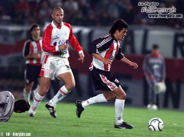River Plate vs Huracán (AP 2001) 15