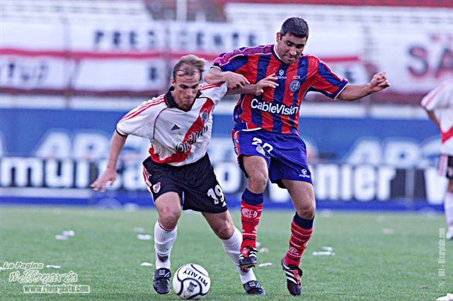 River Plate vs San Lorenzo (AP 2001) 22