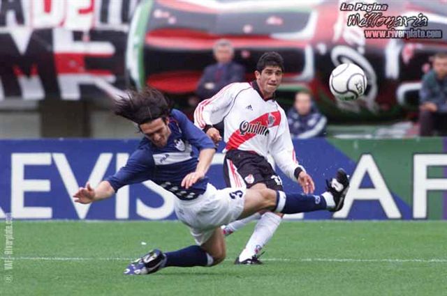 River Plate vs. Velez Sarlfied (AP 2001) 11