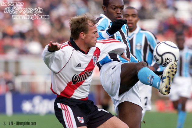 River Plate vs. Gremio (BRA) (MER 2001) 16