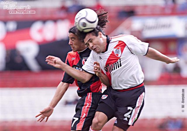 River Plate vs. Newells (AP 2001) 15