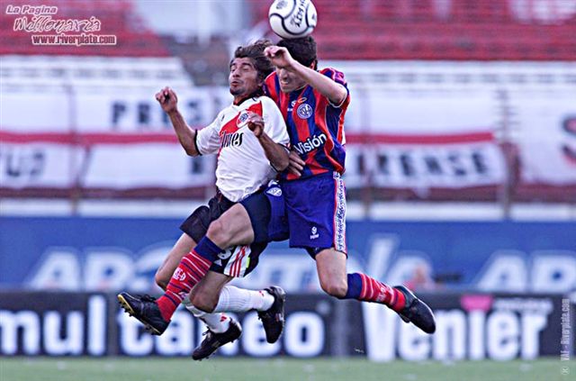 River Plate vs San Lorenzo (AP 2001) 24