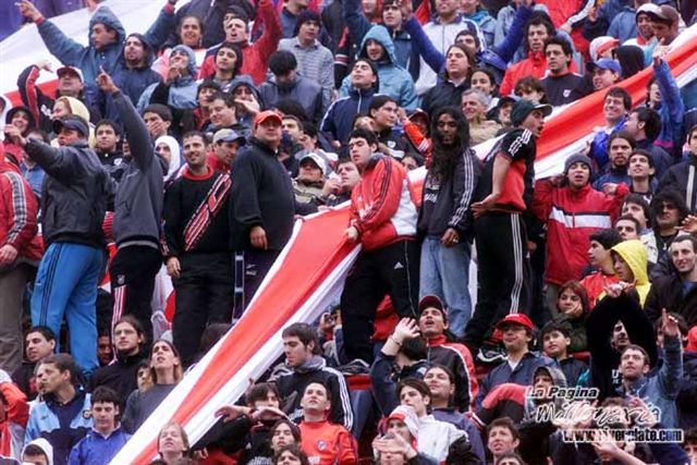 River Plate vs. Velez Sarlfied (AP 2001) 16