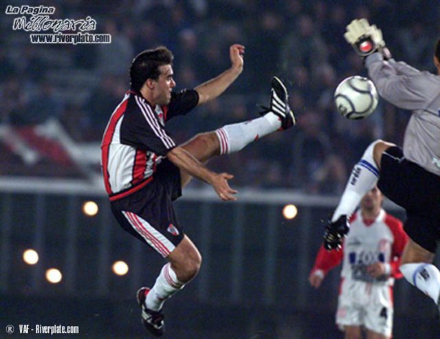River Plate vs Huracán (AP 2001) 21