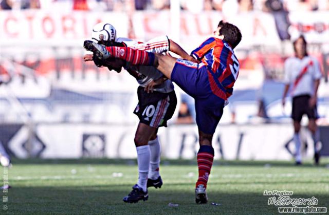 River Plate vs San Lorenzo (AP 2001) 30