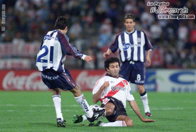 Talleres (Cba.) vs. River Plate (AP 2001) 16