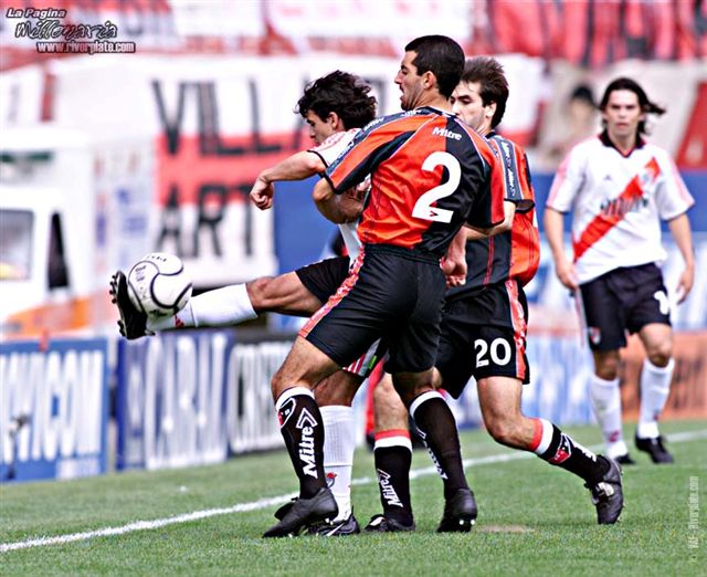 River Plate vs. Newells (AP 2001) 19