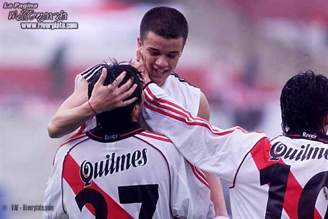 River Plate vs. Velez Sarlfied (AP 2001) 20