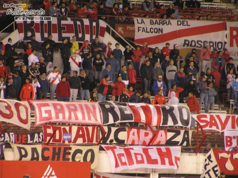 River Plate vs Gimnasia y Esgrima LP (CL 2005) 11